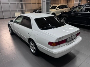 Седан Toyota Camry 2000 года, 497000 рублей, Красноярск