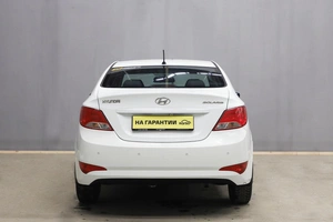 Седан Hyundai Solaris 2015 года, 1169000 рублей, Новосибирск