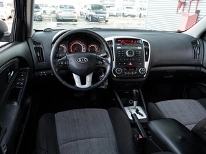 Хетчбэк Kia Ceed 2010 года, 695000 рублей, Краснодар