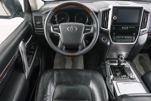 Внедорожник Toyota Land Cruiser 2018 года, 5999000 рублей, Красноярск