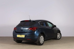 Хетчбэк Opel Astra 2011 года, 729000 рублей, Новосибирск