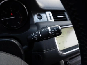 Внедорожник Land Rover Range Rover Evoque 2017 года, 2999000 рублей, Саратов