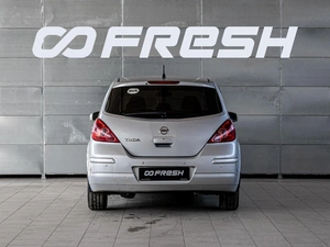 Хетчбэк Nissan Tiida 2011 года, 540000 рублей, Краснодар