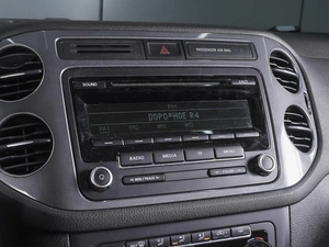 Внедорожник Volkswagen Tiguan 2015 года, 1799000 рублей, Ростов-на-Дону