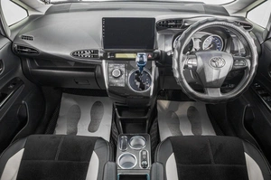Минивэн Toyota Wish 2014 года, 1699000 рублей, Барнаул