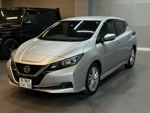 Хетчбэк Nissan Leaf 2019 года, 1897000 рублей, Красноярск