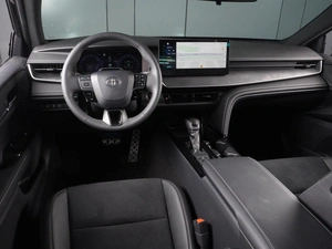 Седан Toyota Camry 2026 года, 4520000 рублей, Красный Пахарь