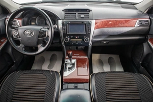 Седан Toyota Camry 2013 года, 1699000 рублей, Барнаул