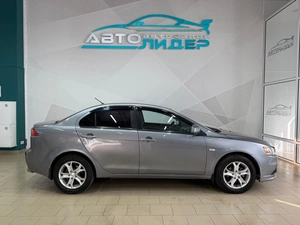Седан Mitsubishi Lancer 2013 года, 940000 рублей, Красноярск
