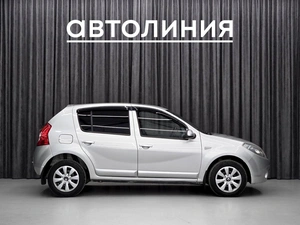 Хетчбэк Renault Sandero 2011 года, 700000 рублей, Красноярск