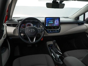 Седан Toyota Corolla 2021 года, 2050000 рублей, Москва
