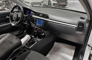 Хетчбэк Kia Rio X-Line 2018 года, 1420000 рублей, Красноярск