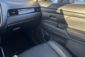 Внедорожник Mitsubishi Outlander 2017 года, 1920000 рублей, Солонцы