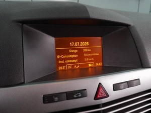 Седан Opel Astra 2011 года, 699000 рублей, Воронеж
