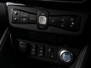 Хетчбэк Nissan Leaf 2017 года, 1659000 рублей, Тюмень