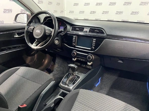 Седан Kia Rio 2018 года, 1355000 рублей, Красноярск