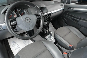 Седан Opel Astra 2007 года, 579000 рублей, Тюмень