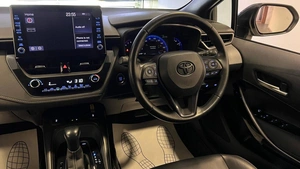 Универсал Toyota Corolla 2019 года, 1999000 рублей, Красноярск