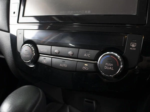 Внедорожник Nissan X-Trail 2018 года, 1969000 рублей, Омск
