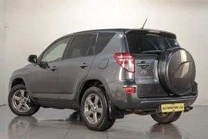 Внедорожник Toyota RAV4 2012 года, 1599000 рублей, Челябинск