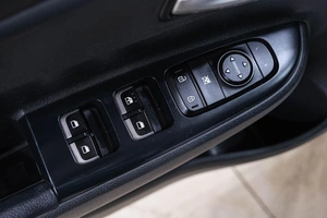 Седан Kia Rio 2019 года, 1369000 рублей, Новокузнецк