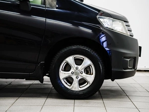 Минивэн Honda Freed 2012 года, 990000 рублей, Красноярск