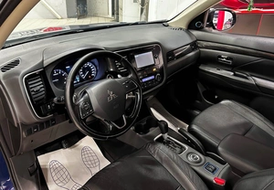 Внедорожник Mitsubishi Outlander 2015 года, 1667000 рублей, Красноярск