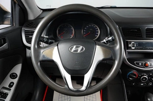 Седан Hyundai Solaris 2012 года, 869000 рублей, Тюмень