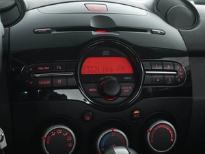 Хетчбэк Mazda 2 2010 года, 666077 рублей, Москва