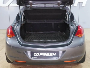 Хетчбэк Opel Astra 2011 года, 749000 рублей, Воронеж