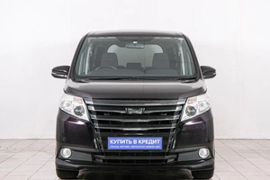 Минивэн Toyota Noah 2015 года, 1699000 рублей, Красноярск