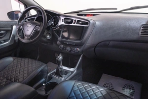 Хетчбэк Kia Ceed 2012 года, 819000 рублей, Томск