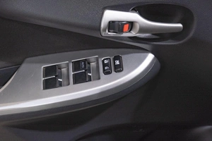 Седан Toyota Corolla 2011 года, 1089000 рублей, Томск