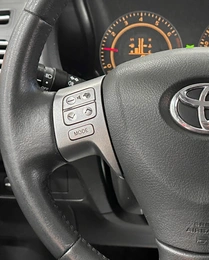 Хетчбэк Toyota Auris 2008 года, 797000 рублей, Красноярск