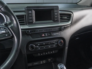 Хетчбэк Kia Ceed 2018 года, 1484000 рублей, Сургут