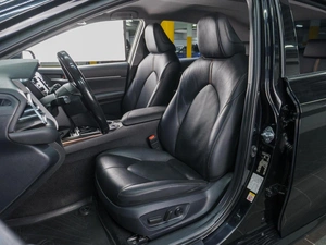 Седан Toyota Camry 2019 года, 2899000 рублей, Сургут