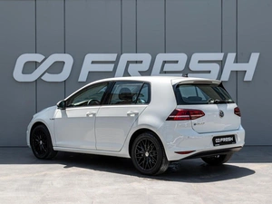 Хетчбэк Volkswagen Golf 2017 года, 1597000 рублей, Краснодар