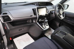 Минивэн Nissan Serena 2018 года, 1929000 рублей, Челябинск