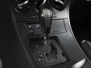 Хетчбэк Mazda 3 2011 года, 850000 рублей, Омск