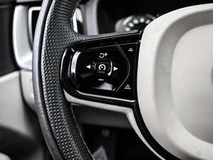 Внедорожник Volvo XC60 2018 года, 3669000 рублей, Кирилловка