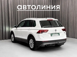 Внедорожник Volkswagen Tiguan 2016 года, 2149000 рублей, Красноярск