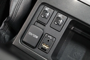 Внедорожник Toyota Land Cruiser Prado 2015 года, 4519000 рублей, Омск