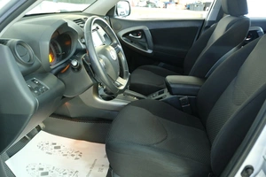 Внедорожник Toyota RAV4 2011 года, 1489000 рублей, Омск