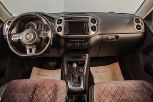 Внедорожник Volkswagen Tiguan 2016 года, 1819000 рублей, Челябинск