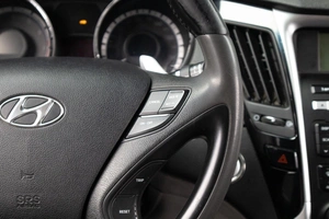 Седан Hyundai Sonata 2012 года, 979000 рублей, Оренбург