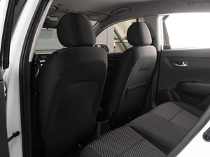 Хетчбэк Kia Rio X-Line 2018 года, 1549000 рублей, Тюмень