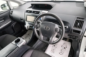 Универсал Toyota Prius Alpha 2016 года, 1549000 рублей, Красноярск