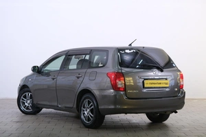 Универсал Toyota Corolla Fielder 2010 года, 769000 рублей, Омск