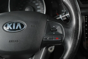 Седан Kia Rio 2013 года, 759000 рублей, Тюмень