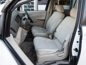 Минивэн Toyota Isis 2010 года, 1060000 рублей, Краснодар